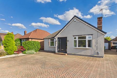 3 bed property, in Southwood Road, £385,000