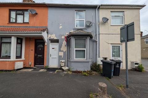 3 bed property, in 35 Haydon Street, £130,000