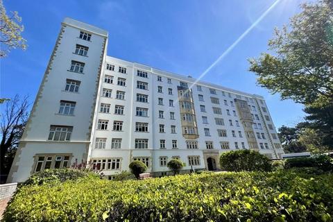1 bed property, in Pine Grange, £50,000