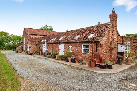 6 bed property, in Burstwick Road, £570,000