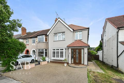 3 bed property, in Elton Avenue, £630,000