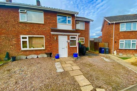 5 bed property, in Royce Road, £345,000