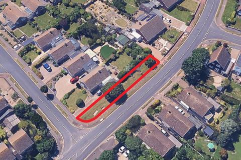Studio, in Land Adjacent to 2 Burton Road, £2,000