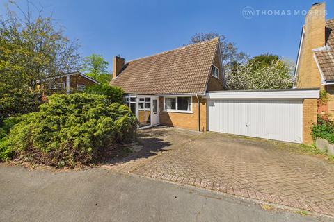 4 bed property, in Woodlands, £475,000