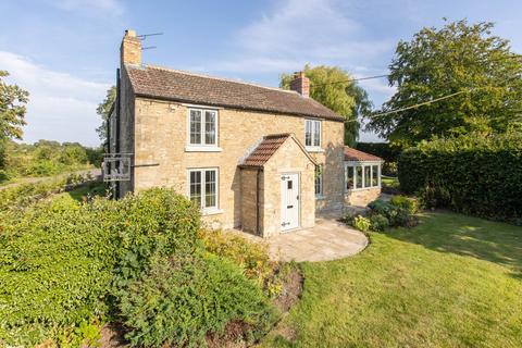 4 bed property, in Green Lane, £895,000