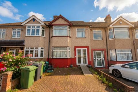 3 bed property, in 42 Dorchester Close, £290,000