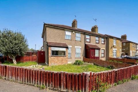 3 bed property, in 40 Wood Avenue, £200,000