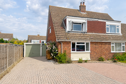 3 bed property, in Staplehurst, £389,950