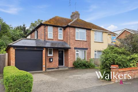 3 bed property, in Prykes Drive, £650,000