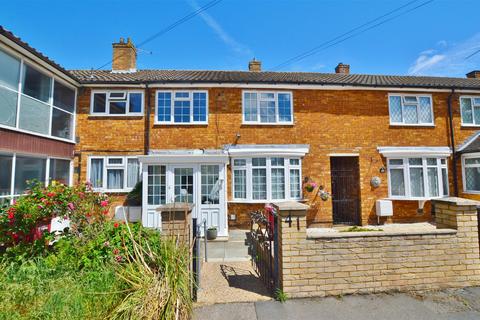3 bed property, in Gascons Grove, £425,000