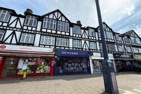 2 bed property, in 6B Tudor Parade, £80,000