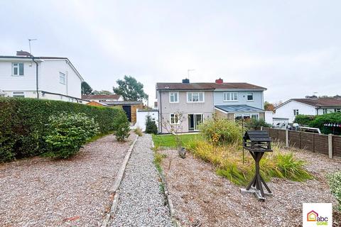 4 bed property, in Western Avenue, £580,000