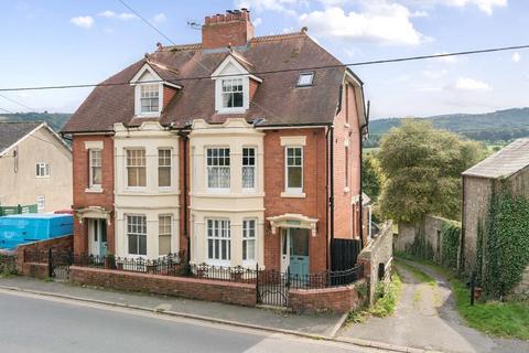 5 bed property, in Hay-On-Wye, £650,000