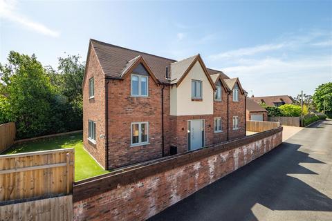 5 bed property, in Two Acre Lane, £1,000,000