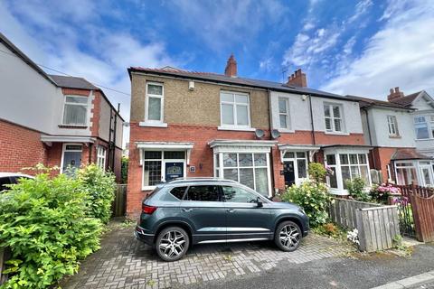 4 bed property, in St. Marys Avenue, £200,000