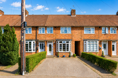 3 bed property, in Handside Lane, £475,000
