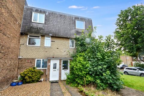 2 bed property, in 143 Copenhagen Close, £85,000
