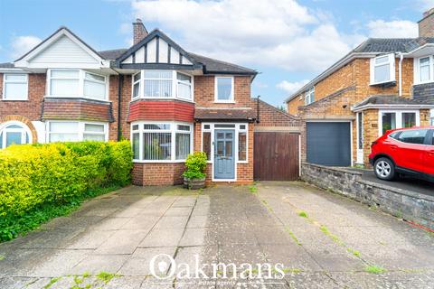 3 bed property, in Loynells Road, £280,000