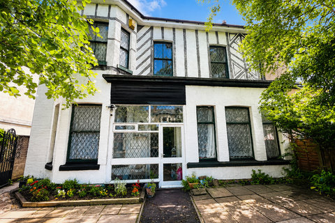 4 bed property, in Linaker Street, £289,000