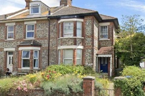 2 bed property, in Arundel Road, £75,000