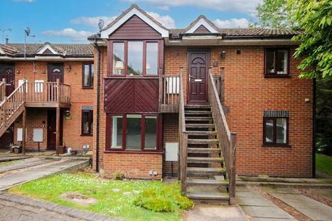 1 bed property, in Church Road, £85,000