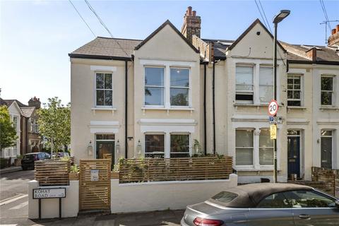 1 bed property, in Kohat Road, £525,000