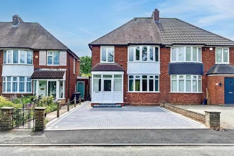 3 bed property, in Kingsbury Road, £400,000