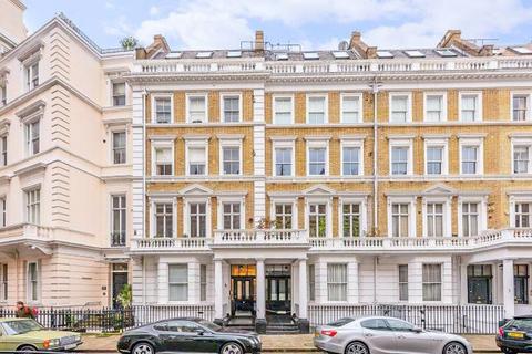 1 bed property, in Flat 19, £700,000