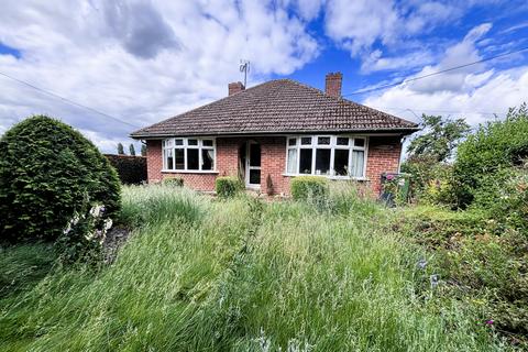 2 bed property, in The Common, £249,000
