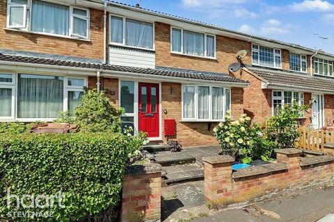 3 bed property, in Wellington Road, £375,000