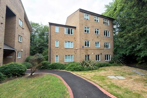 2 bed property, in 79 Walerand Road, £175,000