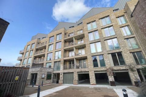 3 bed property, in Apartment 502, £450,000