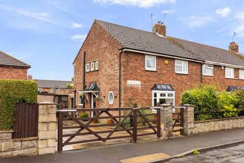 3 bed property, in Mallory Road, £145,000