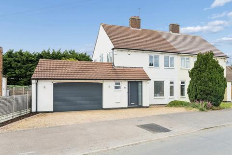 3 bed property, in Stormont Road, £700,000