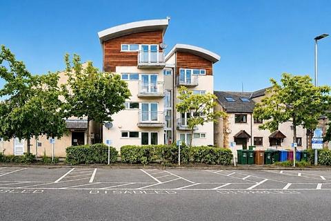 2 bed property, in Batchen Lane, £115,000