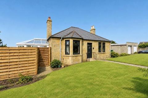 2 bed property, in Cummingston, £290,000