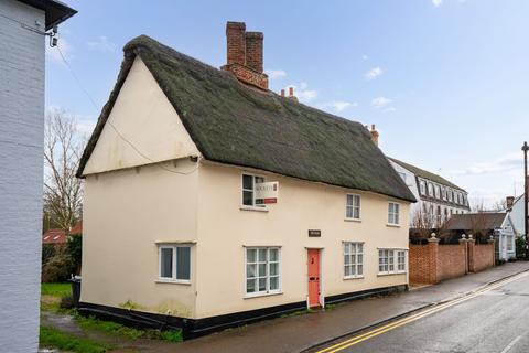 4 bed property, in High Street, £525,000