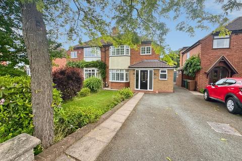 3 bed property, in Lindrosa Road, £400,000