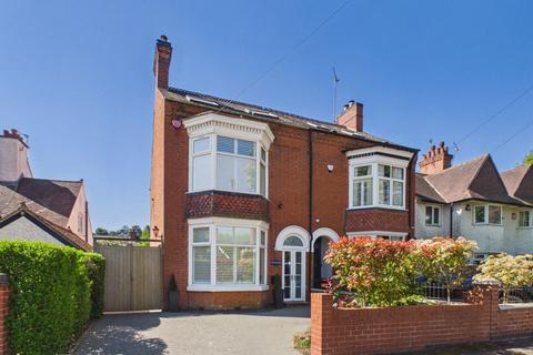 4 bed property, in Park Road, £525,000