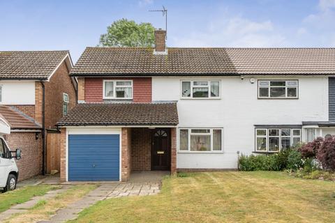 3 bed property, in Falconwood Road, £475,000
