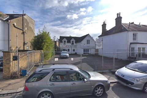 Land, in Sandycombe Road, £1,850,000