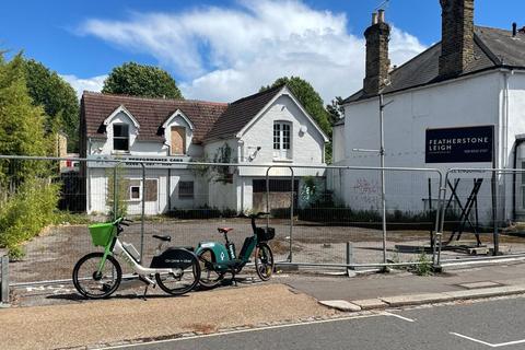 Land, in Sandycombe Road, £1,850,000