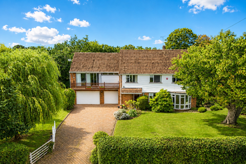 5 bed property, in The Slype, £1,300,000