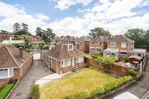 3 bed property, in Garrick Gardens, £375,000
