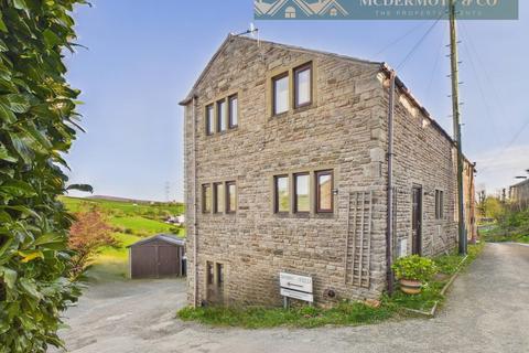 3 bed property, in Stonebreaks Road, £299,950