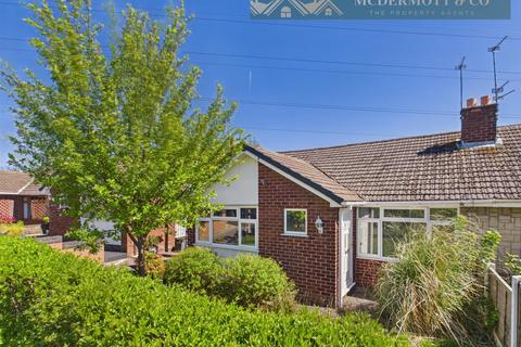 2 bed property, in Leicester Road, £250,000