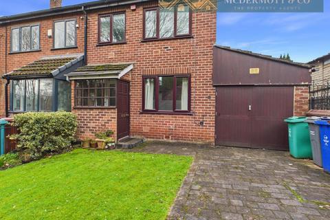 2 bed property, in Berry Brow, £185,000