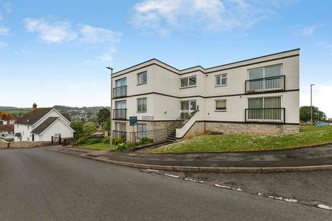 1 bed property, in Clappentail Lane, £140,000
