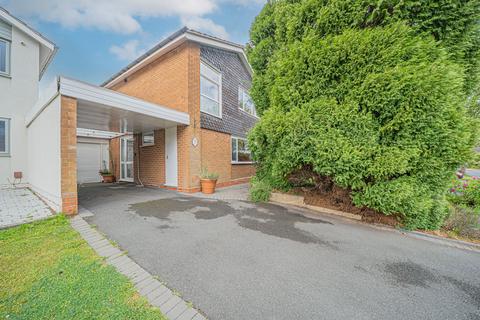 4 bed property, in Weston Close, £600,000