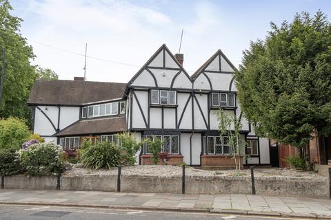 7 bed property, in Cecil Road, £1,000,000